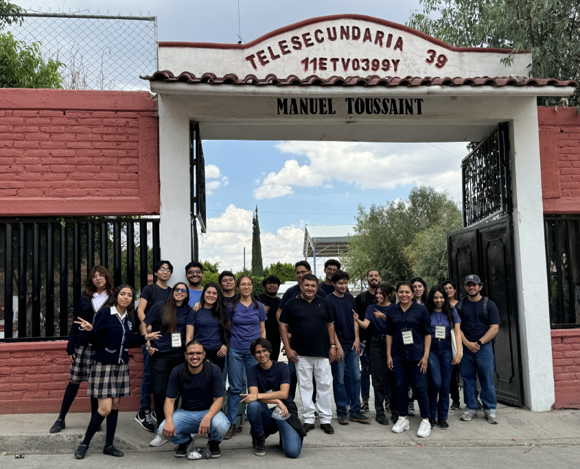 Círculos de conocimiento con 150 estudiantes. Se necesitó un staff de 22 personas de CIMAT/DEMAT