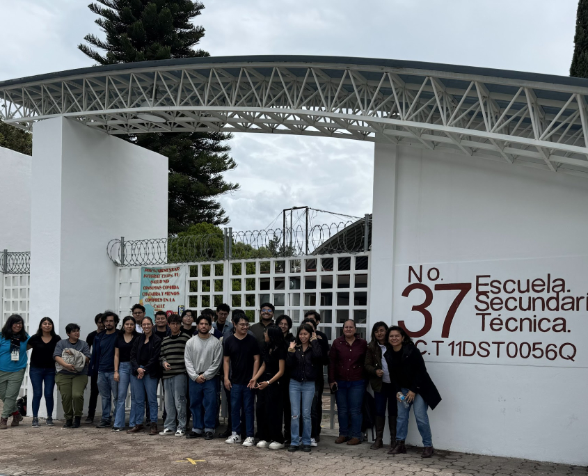 Círculos de conocimiento con 150 estudiantes. Se necesitó un staff de 22 personas de CIMAT/DEMAT